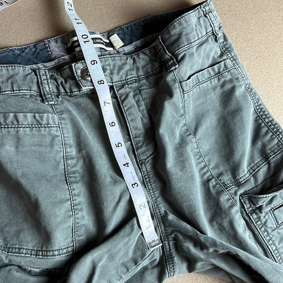 ANTHROPOLOGIE Daughters Of The Liberation Cargo Pants Ankle Zip Green - 29 - Picture 9 of 13